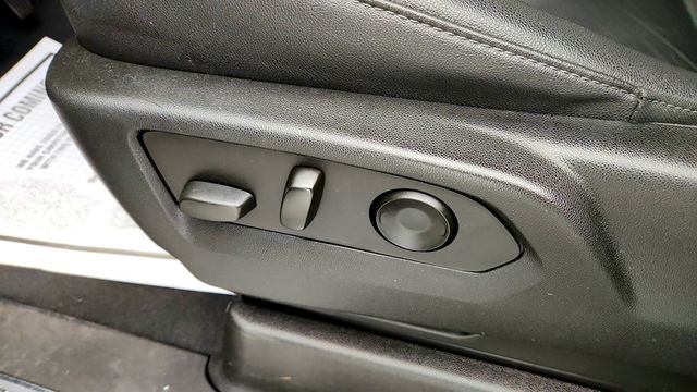 2022 Chevrolet Suburban 4WD 4dr LT w/ Signature Plus Pkg & Panoramic Sunroof - 23036160 - 11