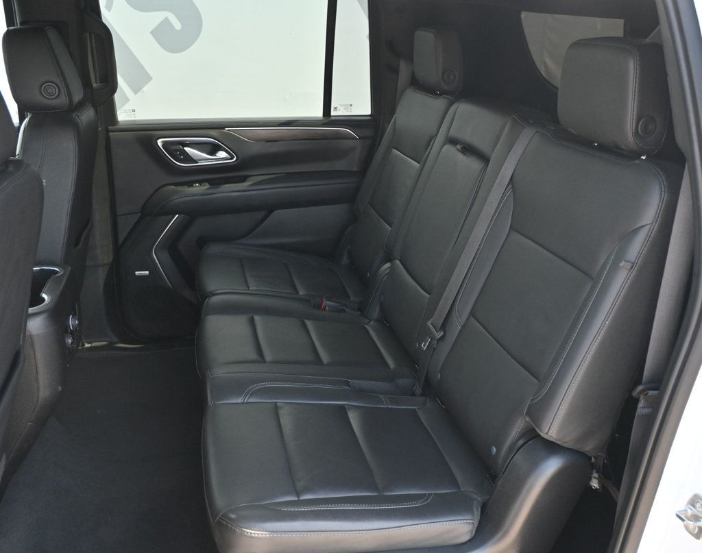 Chevrolet Suburban photo 12