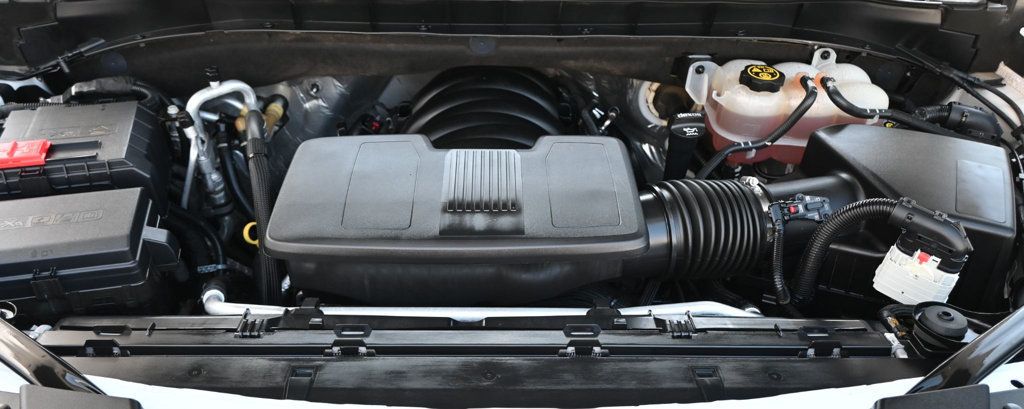 Chevrolet Suburban photo 17