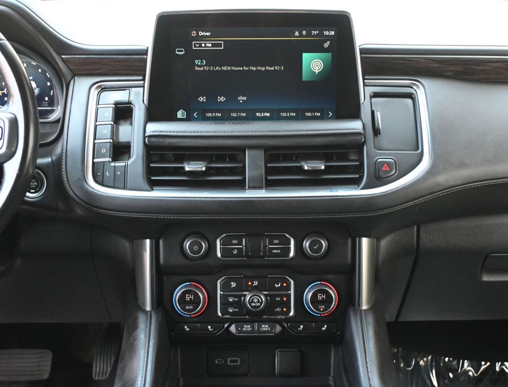 Chevrolet Suburban photo 9