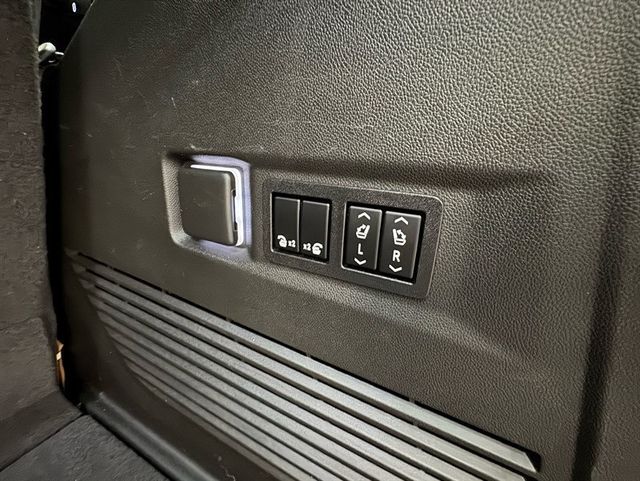 2022 Chevrolet Tahoe 4WD 4dr High Country - 23052728 - 25