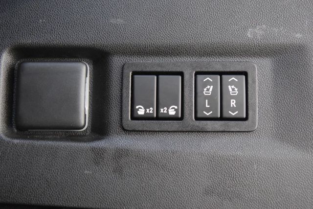 2022 Chevrolet Tahoe 4WD 4dr High Country - 23006688 - 22