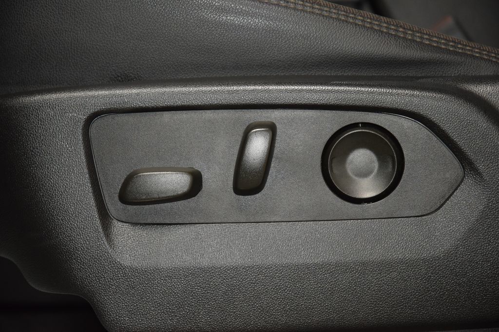 2022 Chevrolet Tahoe 4WD 4dr High Country - 23006688 - 39