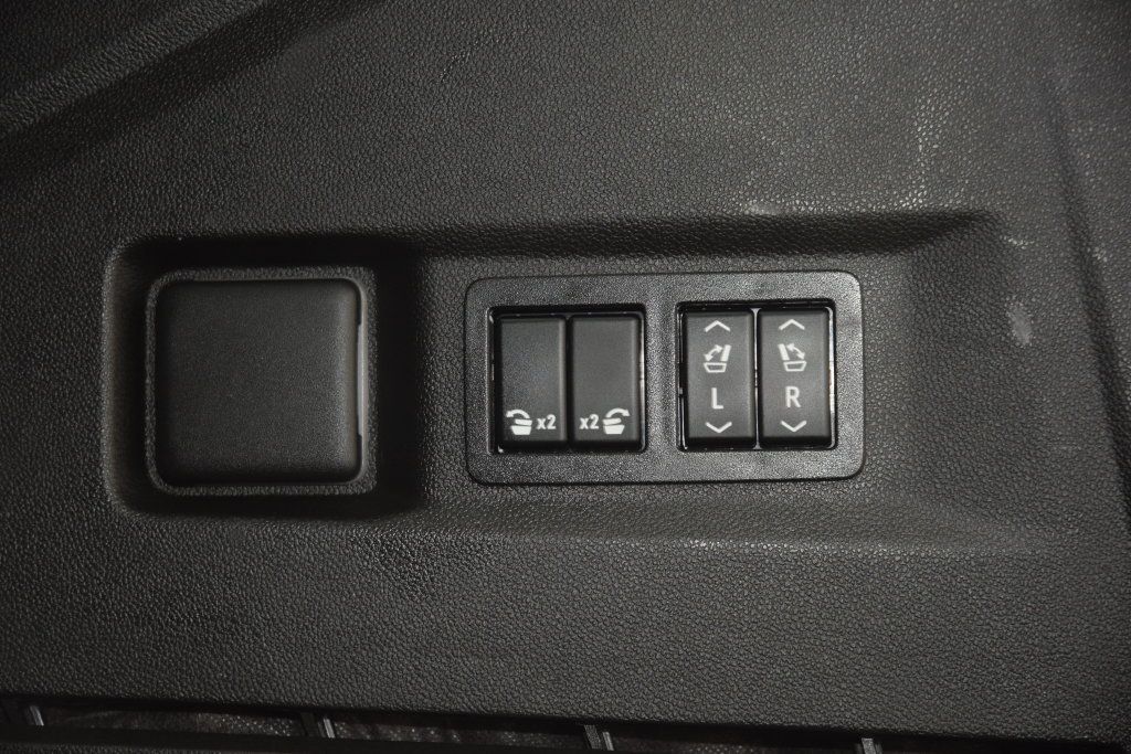 2022 Chevrolet Tahoe 4WD 4dr High Country - 23078673 - 27