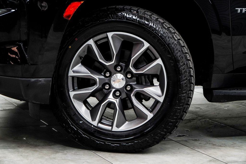 2022 Chevrolet Tahoe LT photo 3