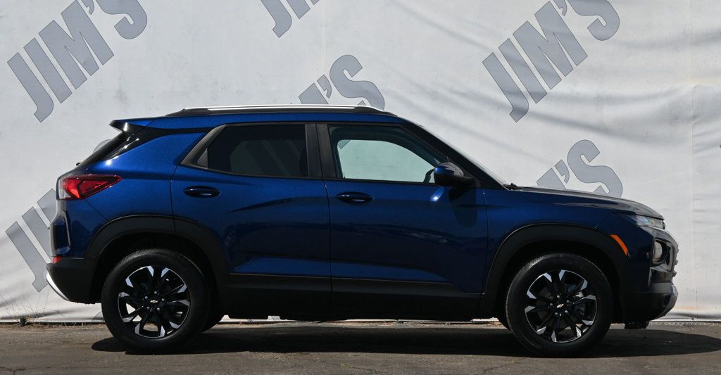 2022 Chevrolet Trailblazer LT photo 2