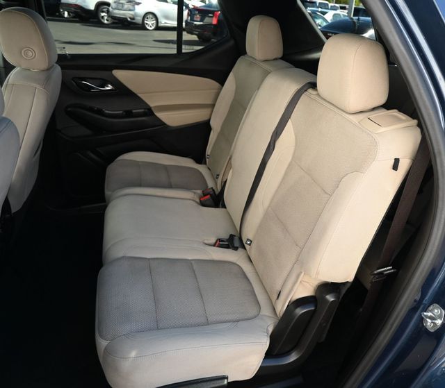 2022 Chevrolet Traverse LS No Accidents Reported to Carfax - 22932276 - 13