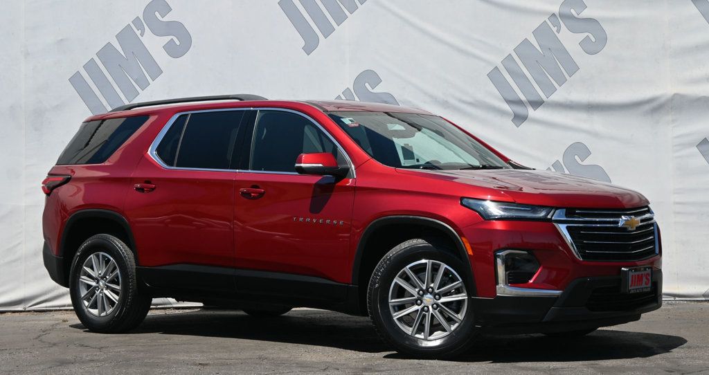 2022 Chevrolet Traverse photo 2