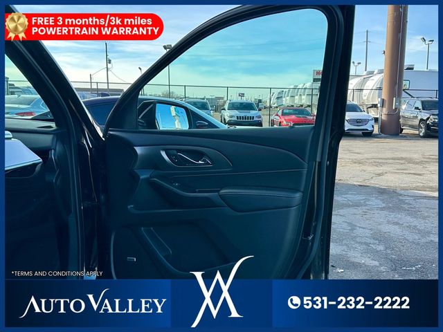 2022 Chevrolet Traverse Premier Sport Utility 4D - 22973520 - 17