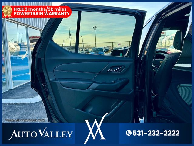 2022 Chevrolet Traverse Premier Sport Utility 4D - 22973520 - 21