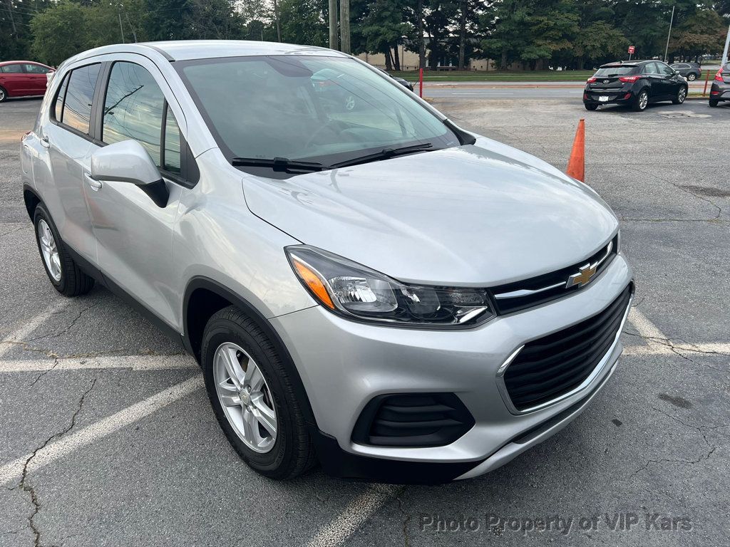 2022 Chevrolet Trax LS photo 3