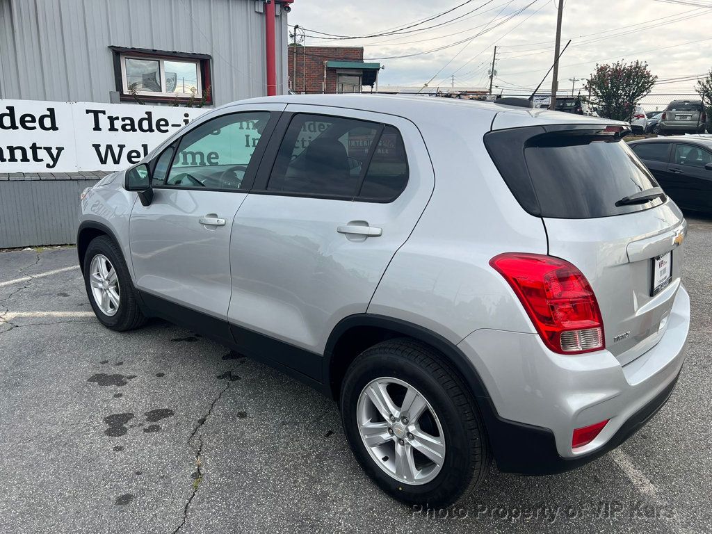 2022 Chevrolet Trax LS photo 6