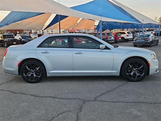 2022 Chrysler 300 300S RWD - 22697047 - 4