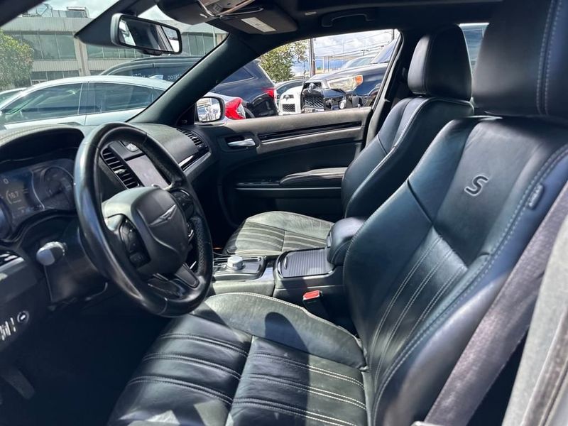 2022 Chrysler 300 300S RWD - 22926978 - 12