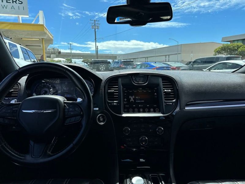 2022 Chrysler 300 300S RWD - 22926978 - 13
