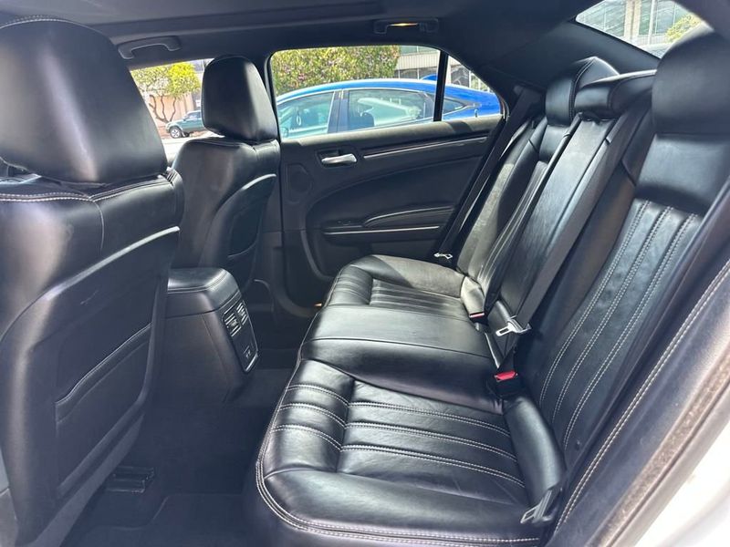 2022 Chrysler 300 300S RWD - 22926978 - 14