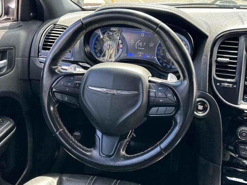 2022 Chrysler 300 300S RWD - 22926978 - 17