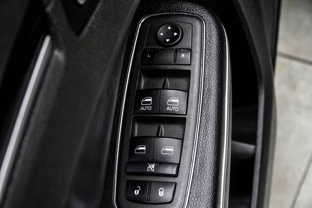2022 Chrysler 300 300S RWD - 23018294 - 36