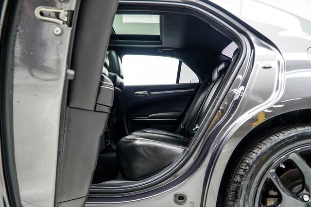2022 Chrysler 300 300S RWD - 23018294 - 39