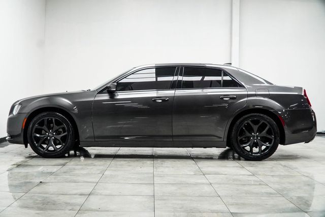 2022 Chrysler 300 300S RWD - 23018294 - 8