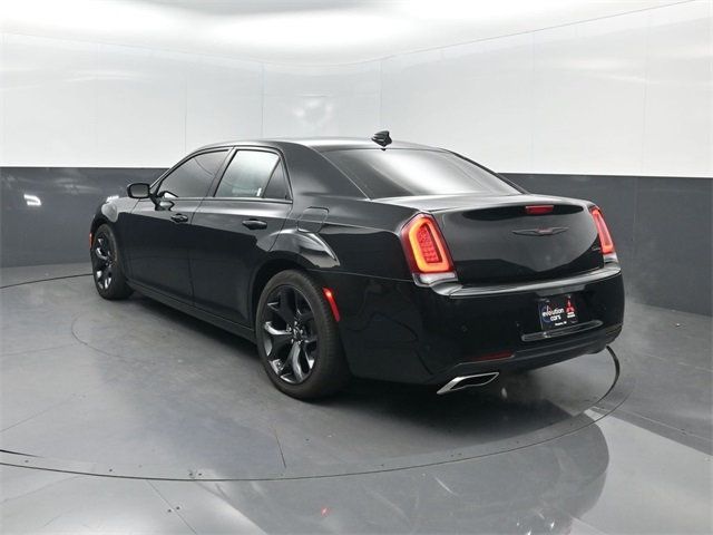 2022 Chrysler 300 S photo 3