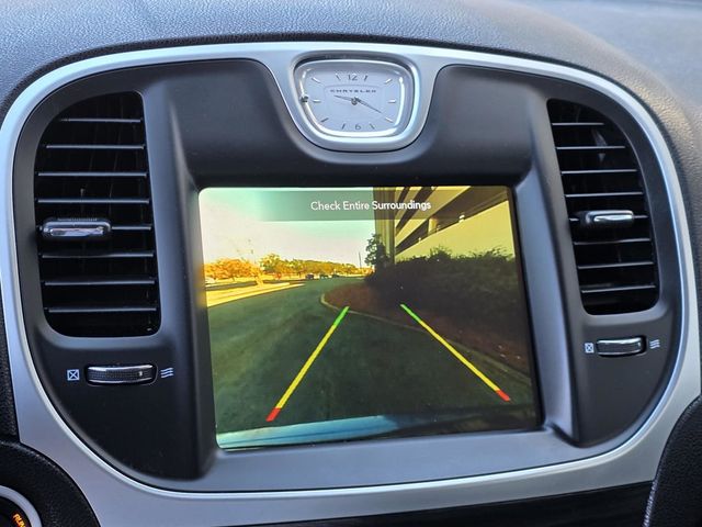 2022 Chrysler 300 Touring RWD - 22975774 - 10