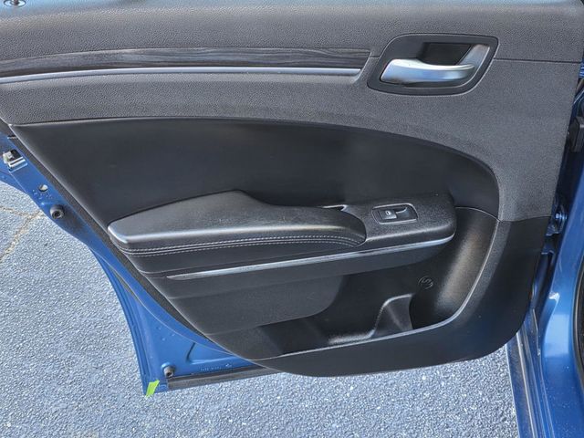 2022 Chrysler 300 Touring RWD - 22975774 - 25