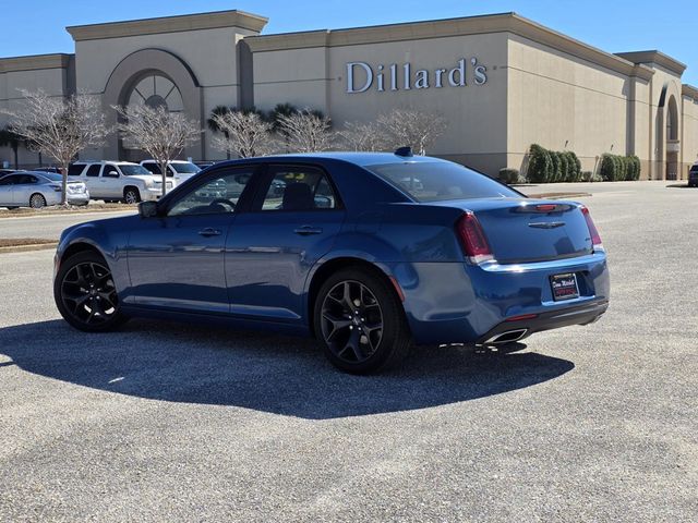 2022 Chrysler 300 Touring RWD - 22975774 - 3