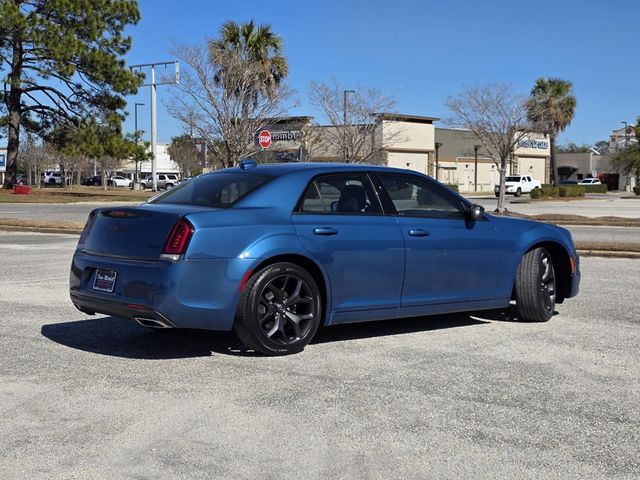 2022 Chrysler 300 Touring RWD - 22975774 - 4