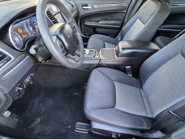 2022 Chrysler 300 Touring RWD - 22975774 - 5