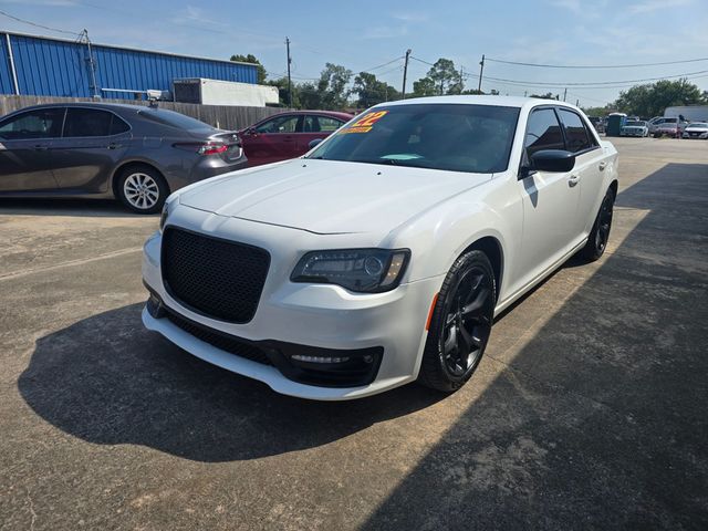 2022 Chrysler 300 Touring RWD - 23086807 - 1