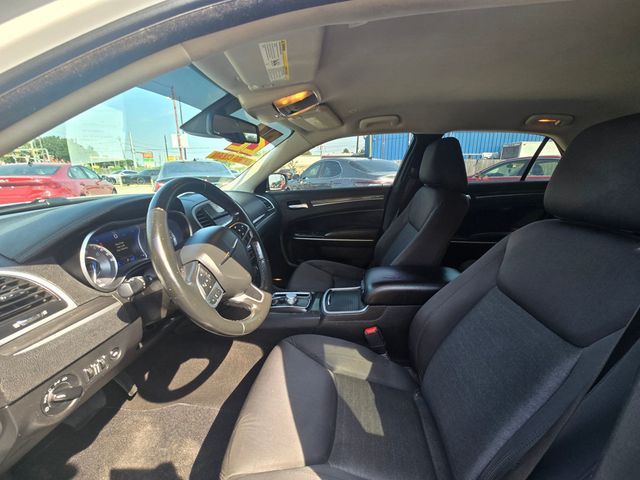 2022 Chrysler 300 Touring RWD - 23086807 - 4