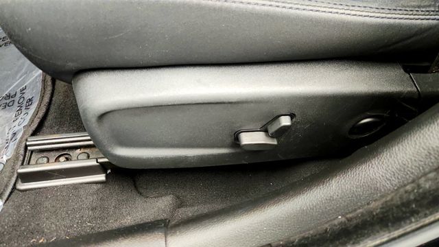 2022 Chrysler 300 Touring w/ Sport Appearance Package - 22998050 - 10