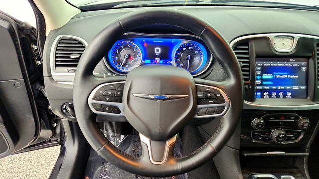 2022 Chrysler 300 Touring w/ Sport Appearance Package - 22998050 - 12