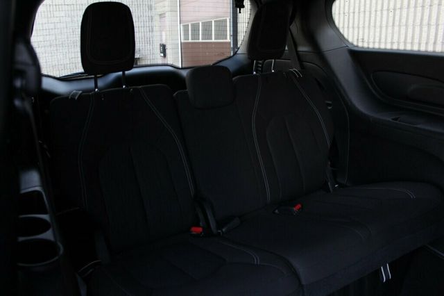 2022 Chrysler Pacifica AWD ONE OWNER  TOURING  - 23049835 - 9