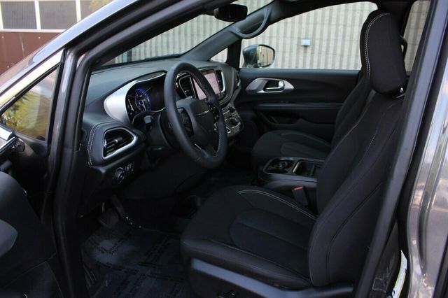 2022 Chrysler Pacifica AWD ONE OWNER  TOURING  - 23049835 - 21