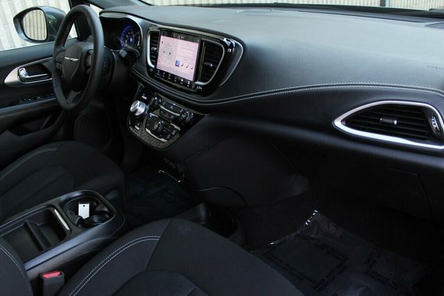 2022 Chrysler Pacifica AWD ONE OWNER  TOURING  - 23049835 - 7