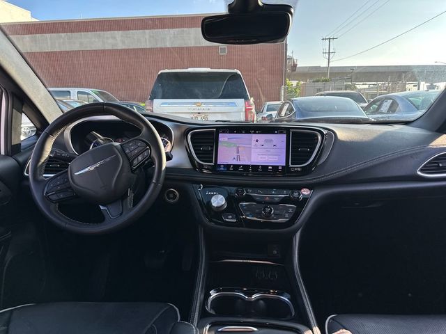 2022 Chrysler Pacifica Hybrid Limited FWD - 22979160 - 12