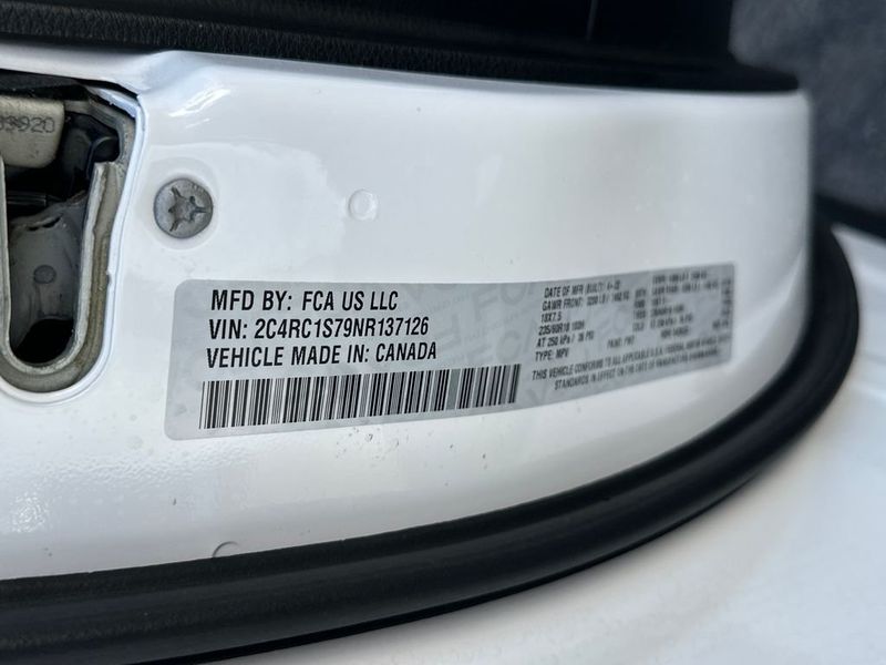 2022 Chrysler Pacifica Hybrid Limited FWD - 22979160 - 21