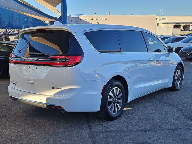 2022 Chrysler Pacifica Hybrid Touring L FWD - 22972702 - 3
