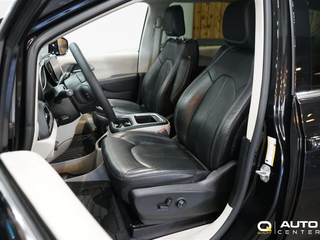 2022 Chrysler Pacifica Hybrid Touring L FWD - 22958080 - 11