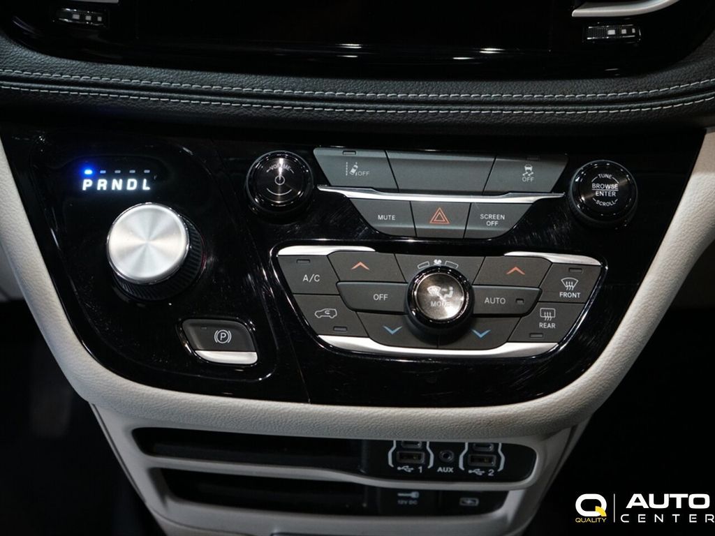 2022 Chrysler Pacifica Hybrid Touring L FWD - 22958080 - 17