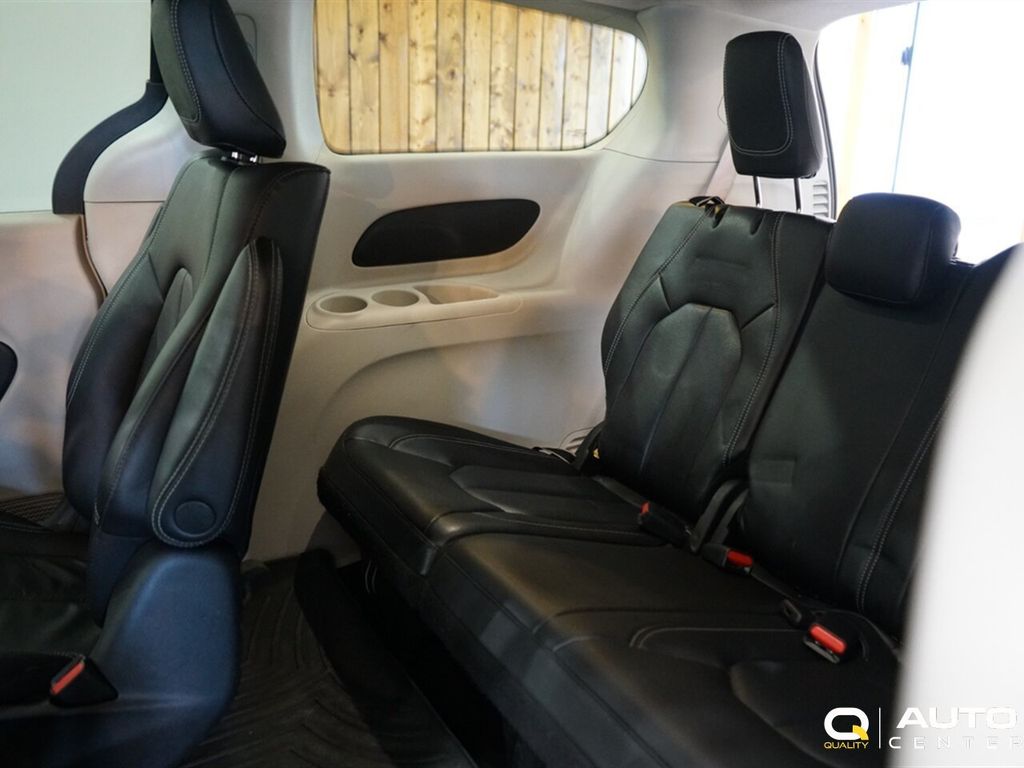 2022 Chrysler Pacifica Hybrid Touring L FWD - 22958080 - 26