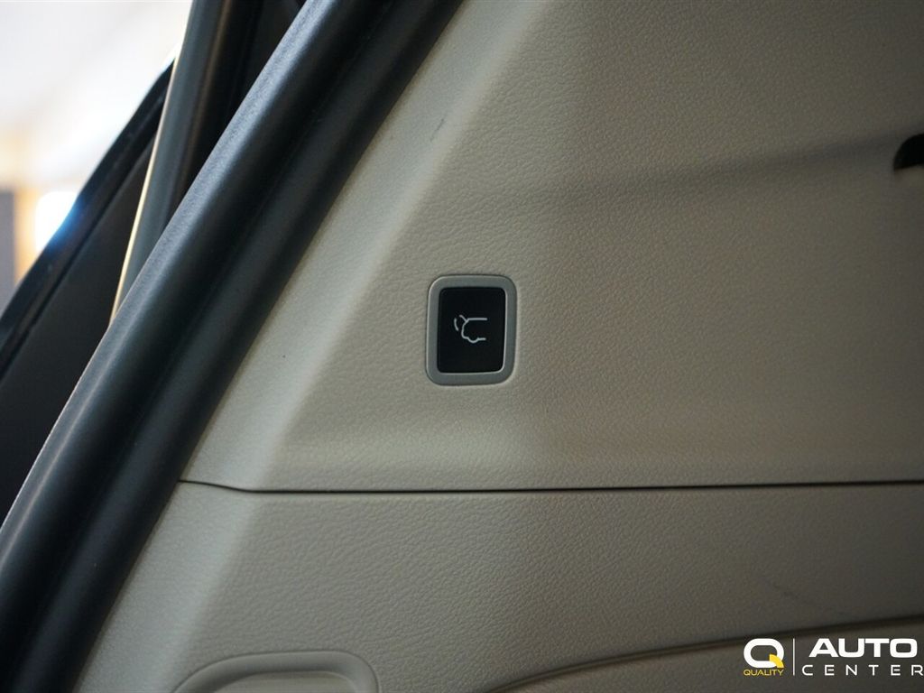 2022 Chrysler Pacifica Hybrid Touring L FWD - 22958080 - 28