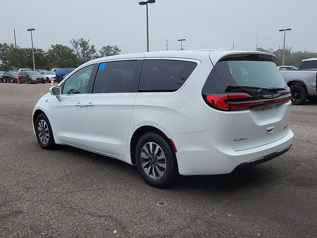 2022 Chrysler Pacifica Hybrid Touring L FWD - 22724131 - 1