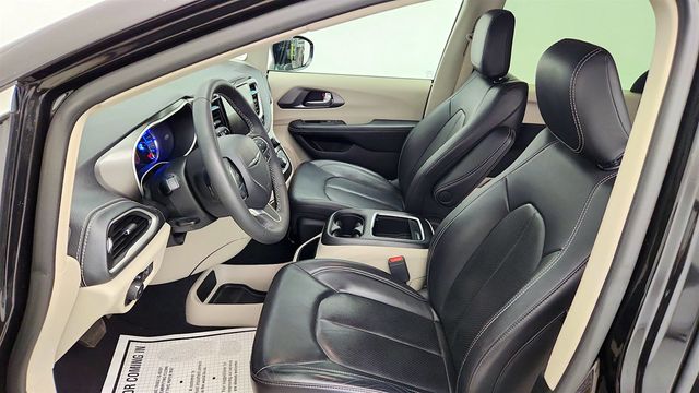 2022 Chrysler Pacifica Hybrid Touring L FWD - 23043145 - 10