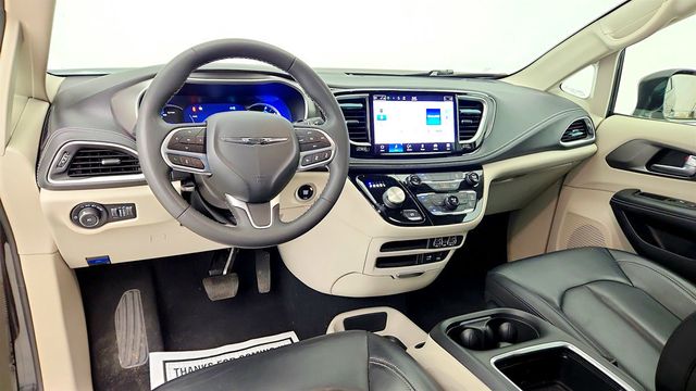 2022 Chrysler Pacifica Hybrid Touring L FWD - 23043145 - 11