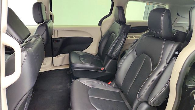 2022 Chrysler Pacifica Hybrid Touring L FWD - 23043145 - 16