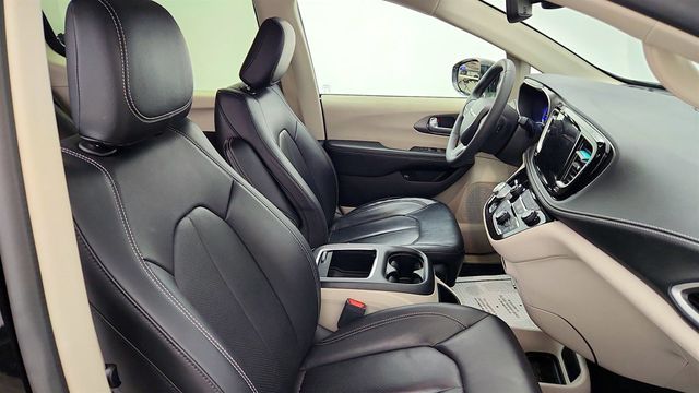 2022 Chrysler Pacifica Hybrid Touring L FWD - 23043145 - 18