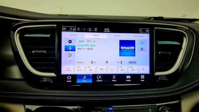 2022 Chrysler Pacifica Hybrid Touring L FWD - 23043145 - 20